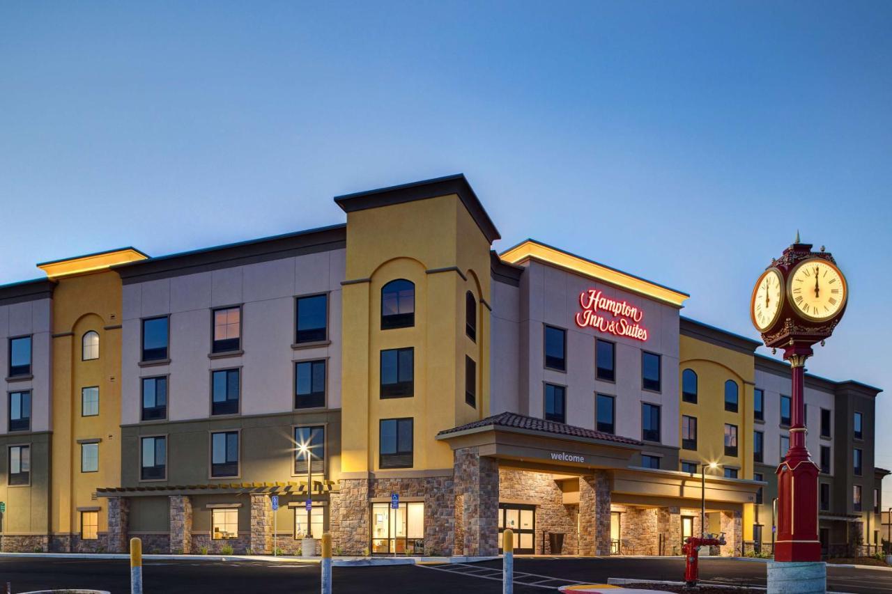 Hampton Inn & Suites Marina Bagian luar foto