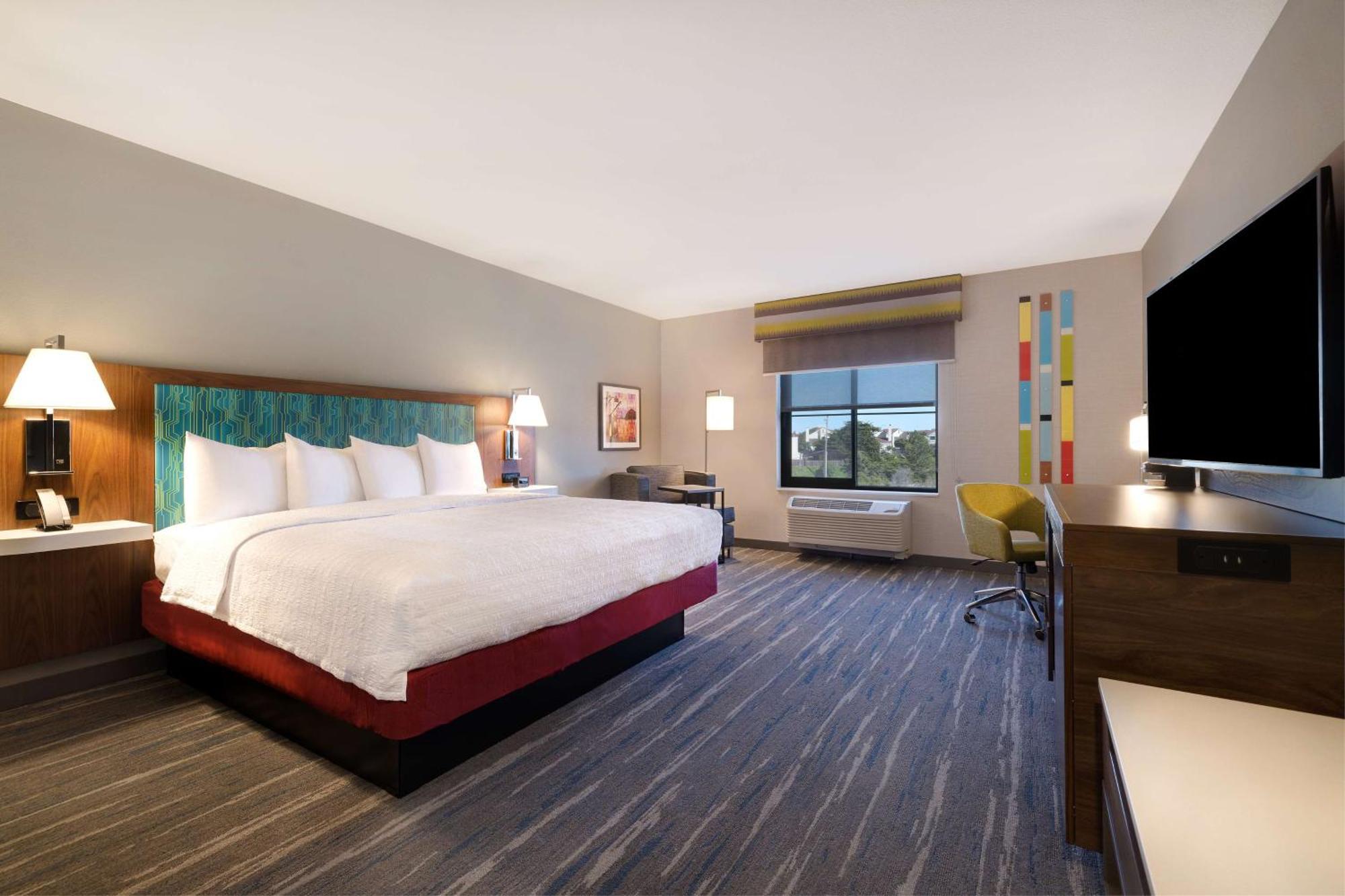 Hampton Inn & Suites Marina Bagian luar foto