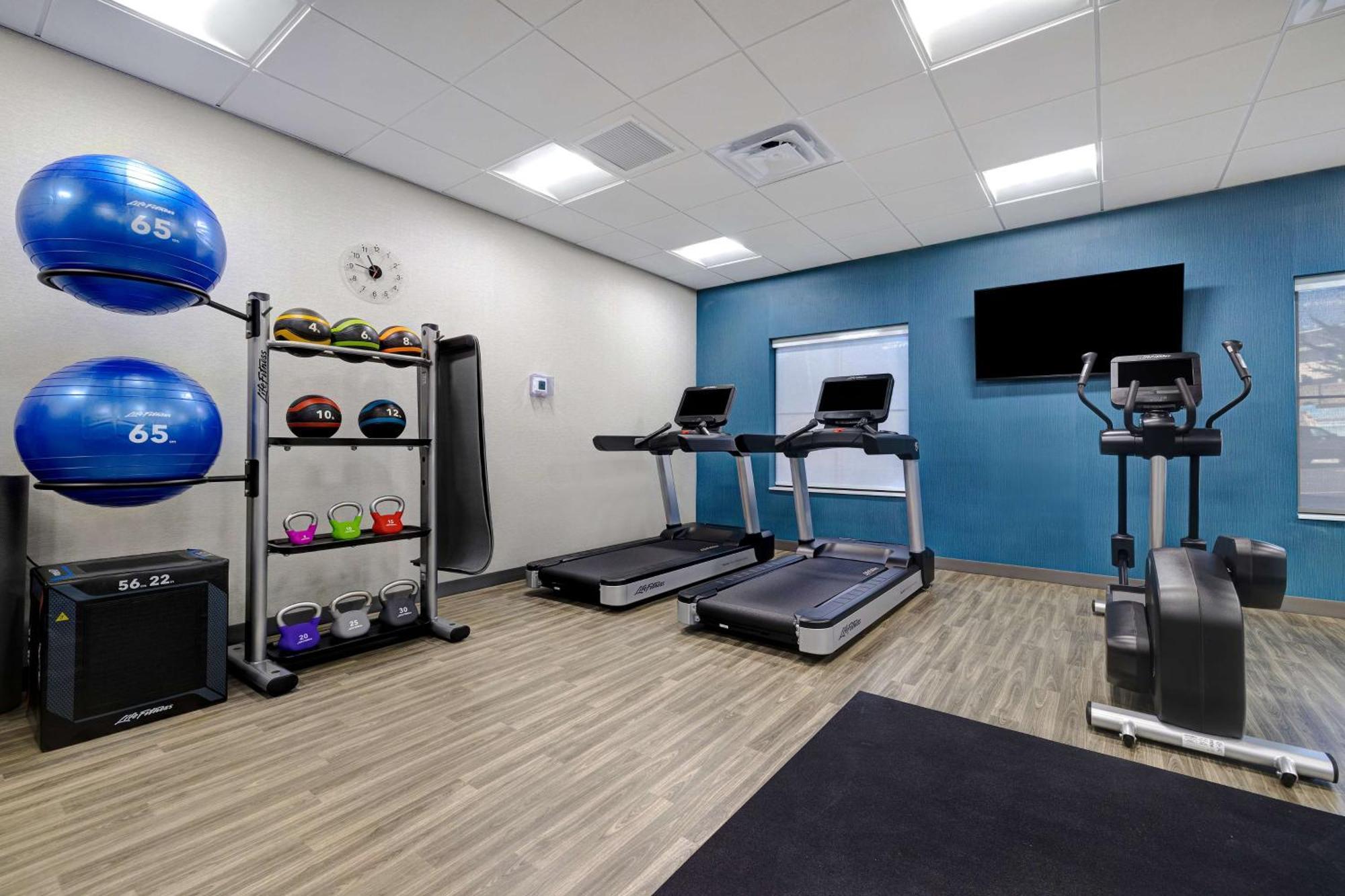 Hampton Inn & Suites Marina Bagian luar foto