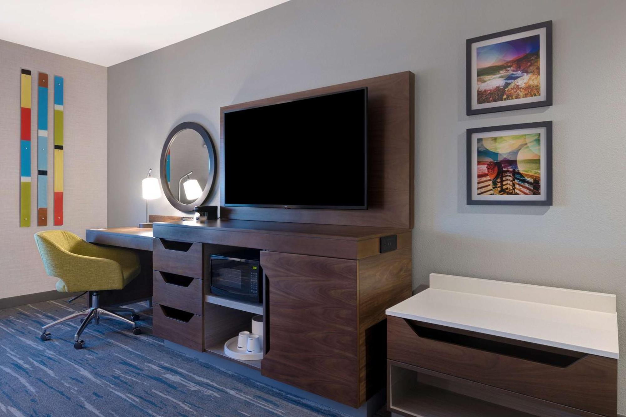 Hampton Inn & Suites Marina Bagian luar foto