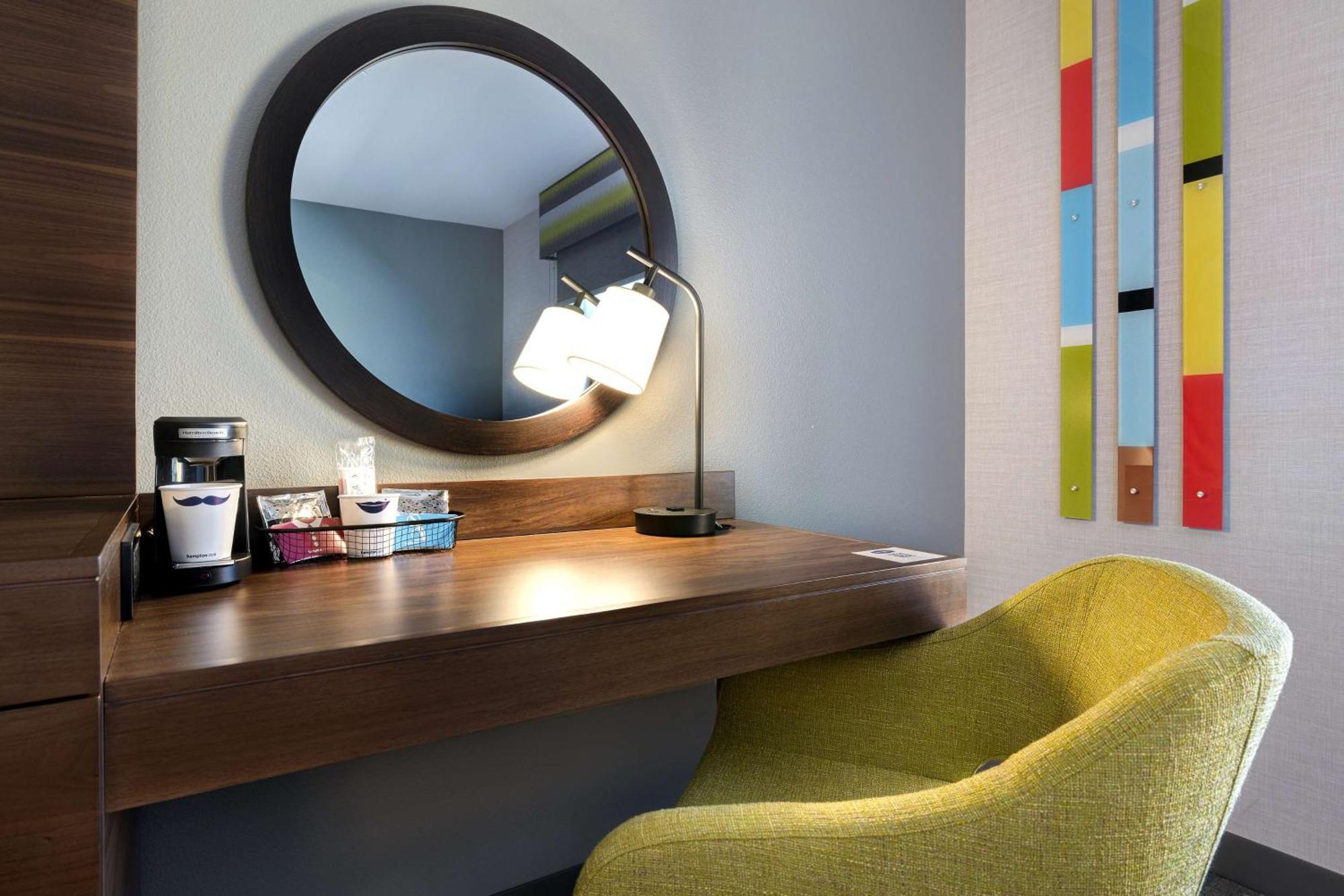 Hampton Inn & Suites Marina Bagian luar foto